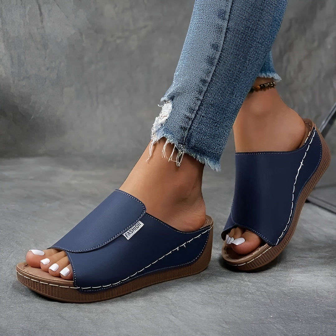 Jean™ – Comfortable orthopaedic sandals with a sleek design