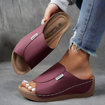 Jean™ – Comfortable orthopaedic sandals with a sleek design