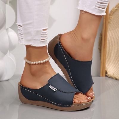 Jean™ – Comfortable orthopaedic sandals with a sleek design