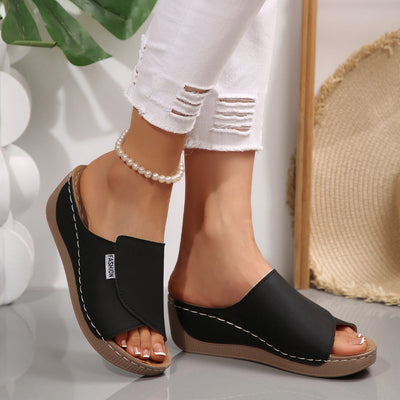 Jean™ – Comfortable orthopaedic sandals with a sleek design